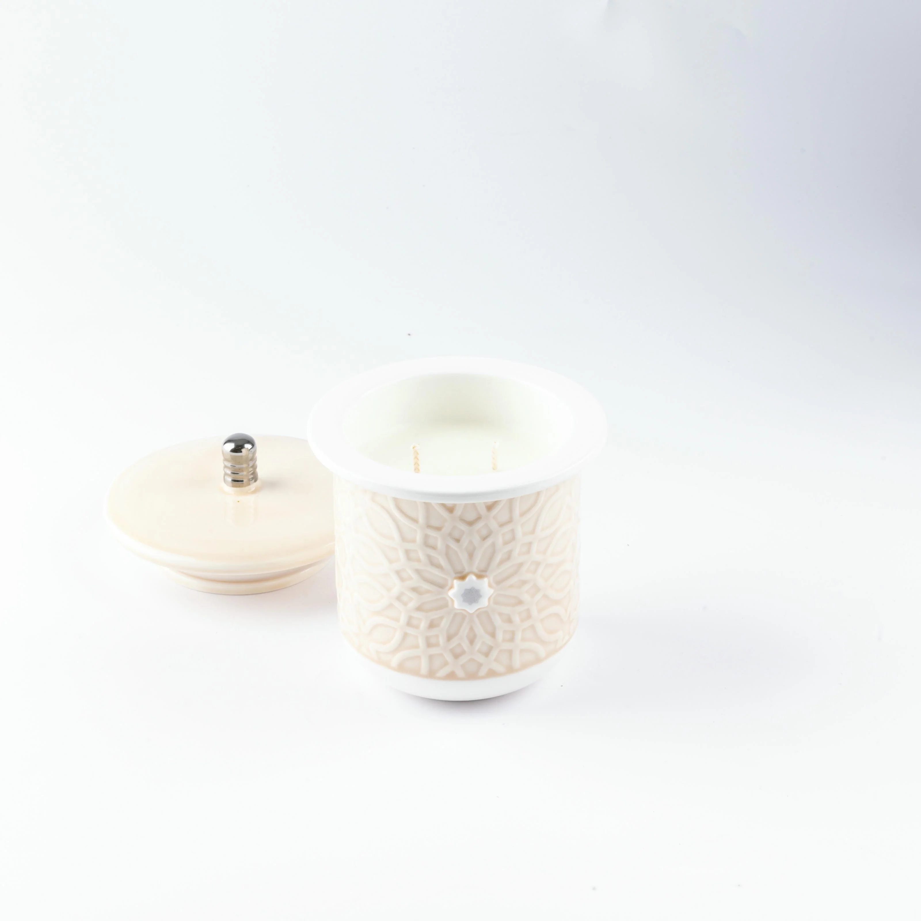 Asala - Large Candle| Smoky Ember - Beige  & Silver - Image 4
