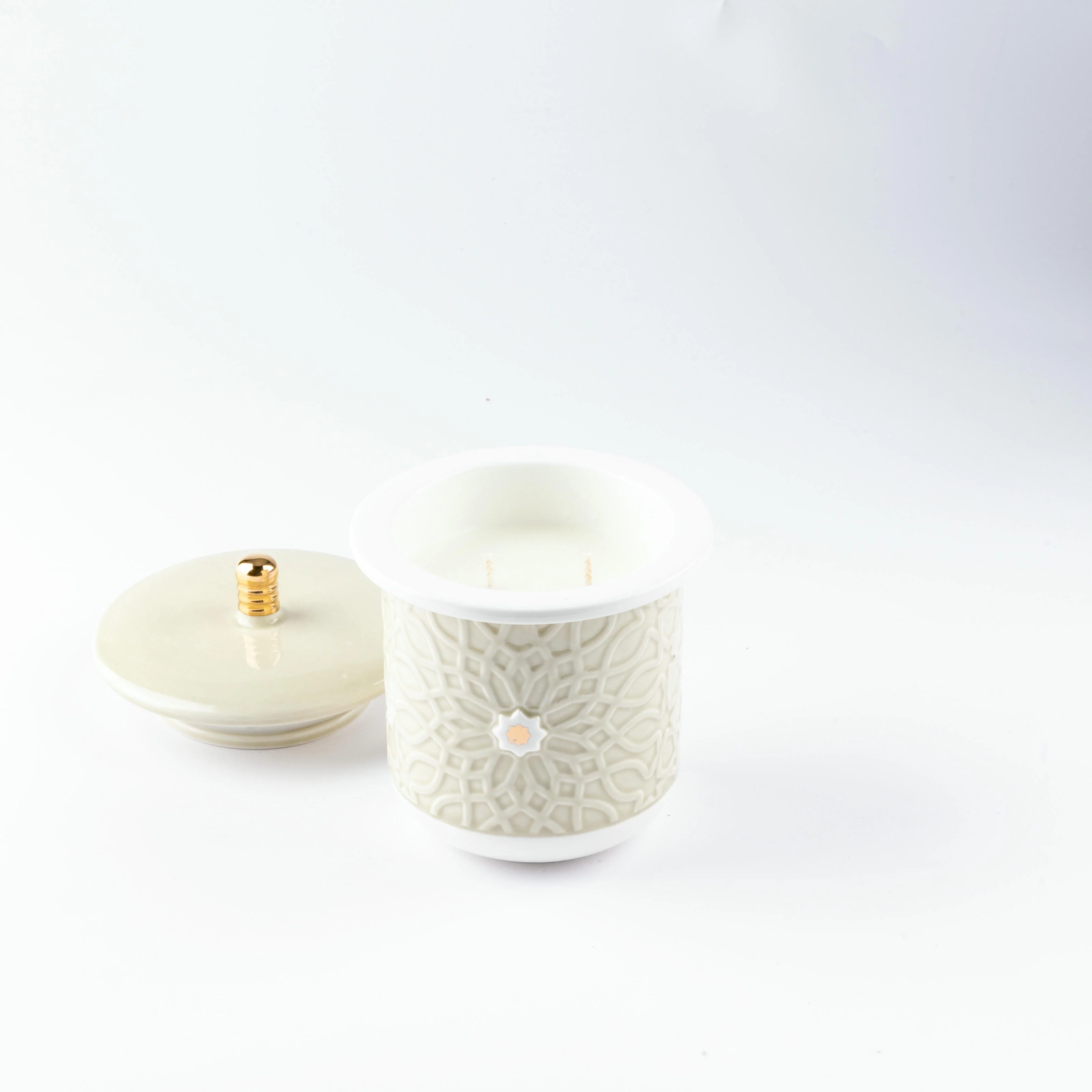 Asala - Large Candle| Smoky Patchouli - Beige & Gold - Image 4