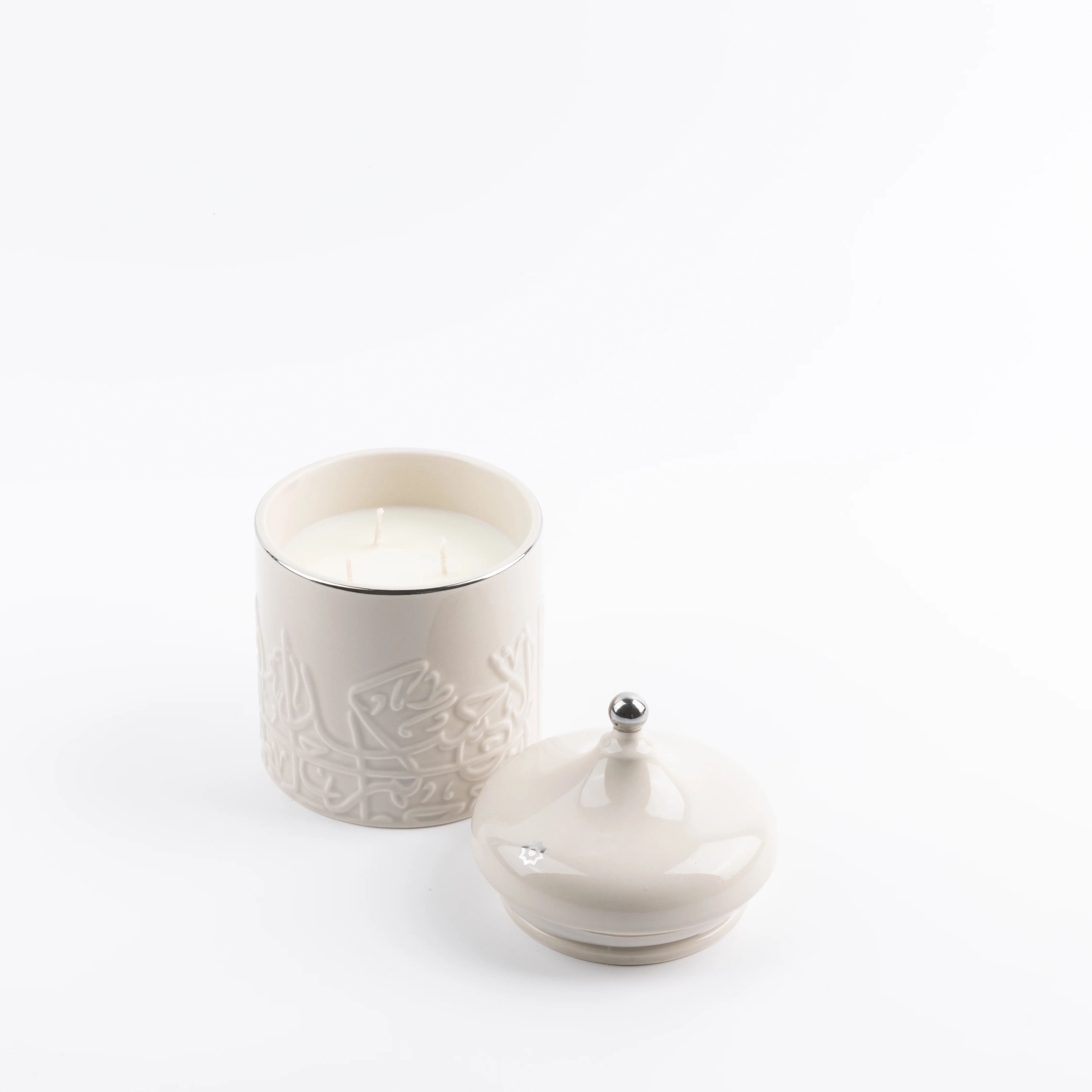 Jiwar -  Large Candle| Earthy Patchouli- Beige & Silver - Image 5