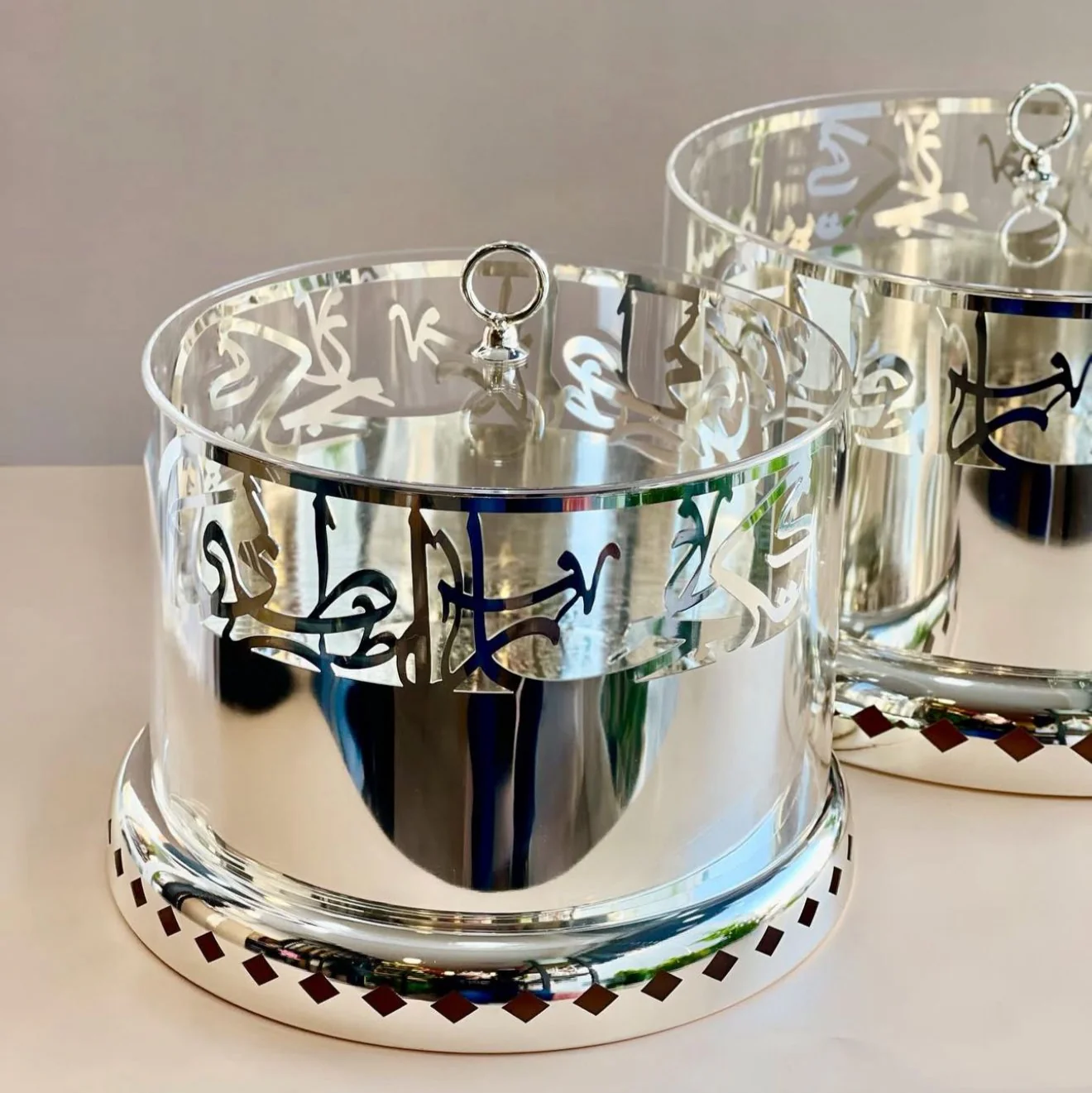 Jiwar - Small Sleek Plate Stand - Silver - Image 3