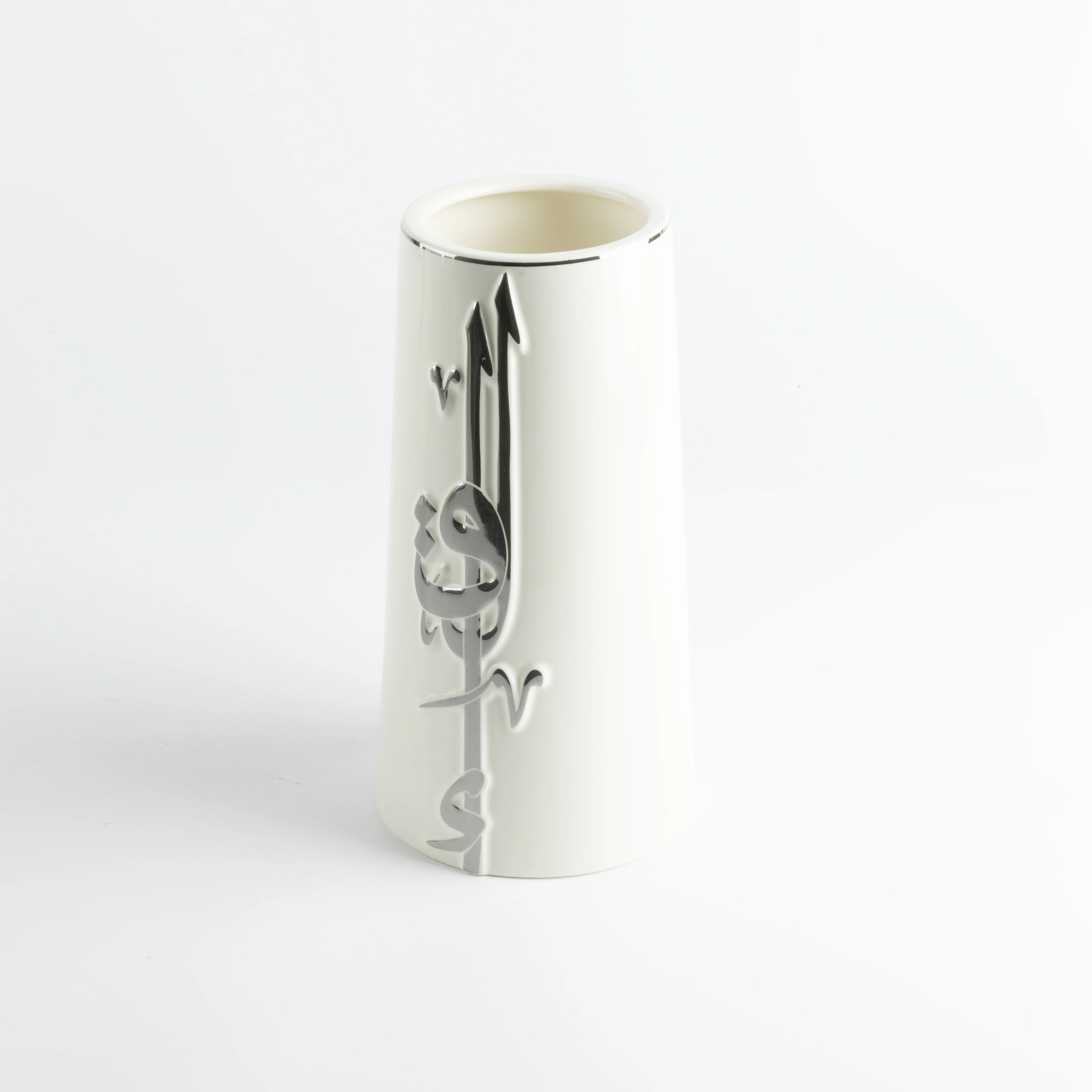 Liqa'a - Large Decorative Vase - Pearl White & Silver - Image 5