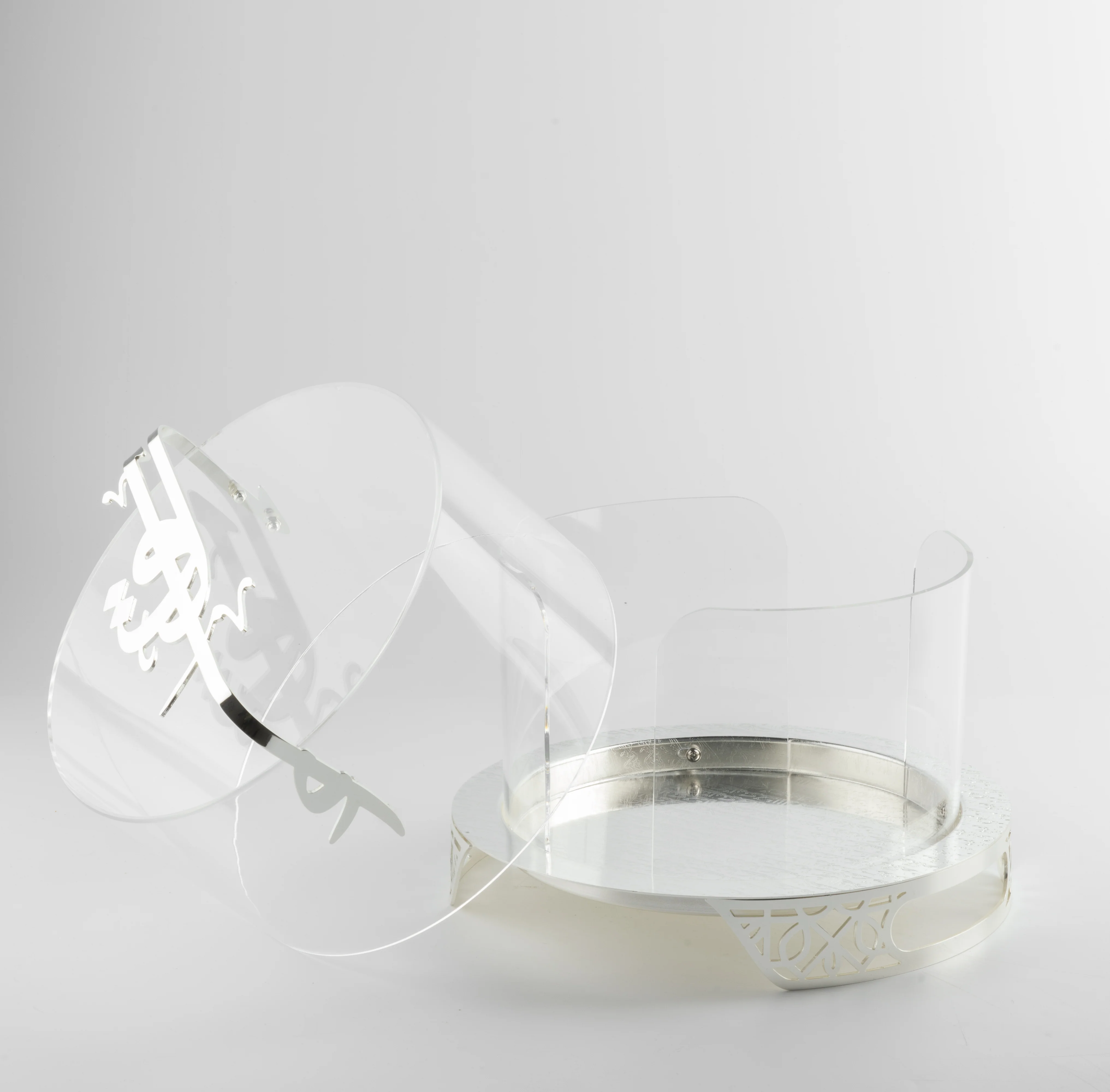 Liqa'a - Large Sleek Plate Stand - Silver - Image 5