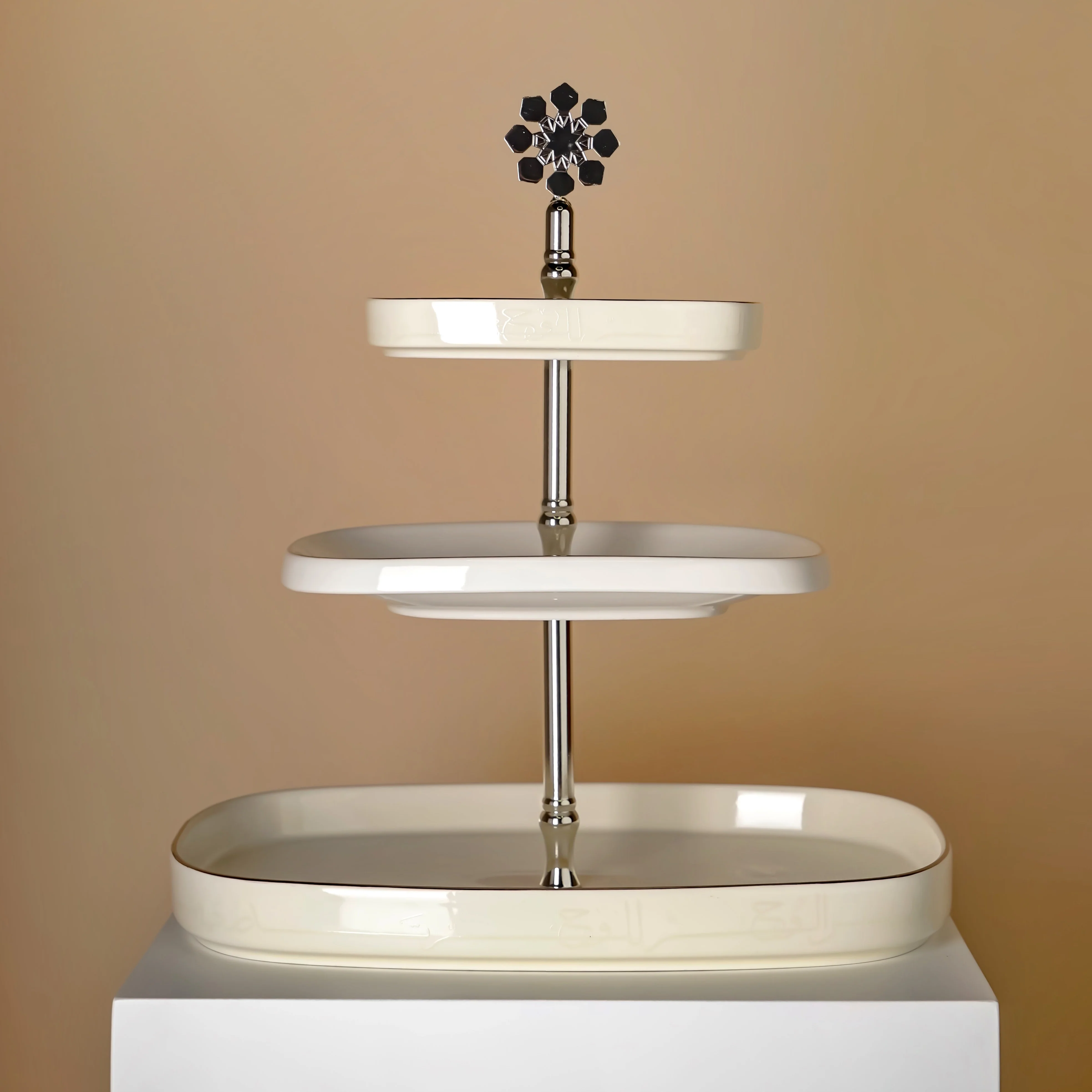 Mirral - 3 Tier Plate - White & Silver - Image 4