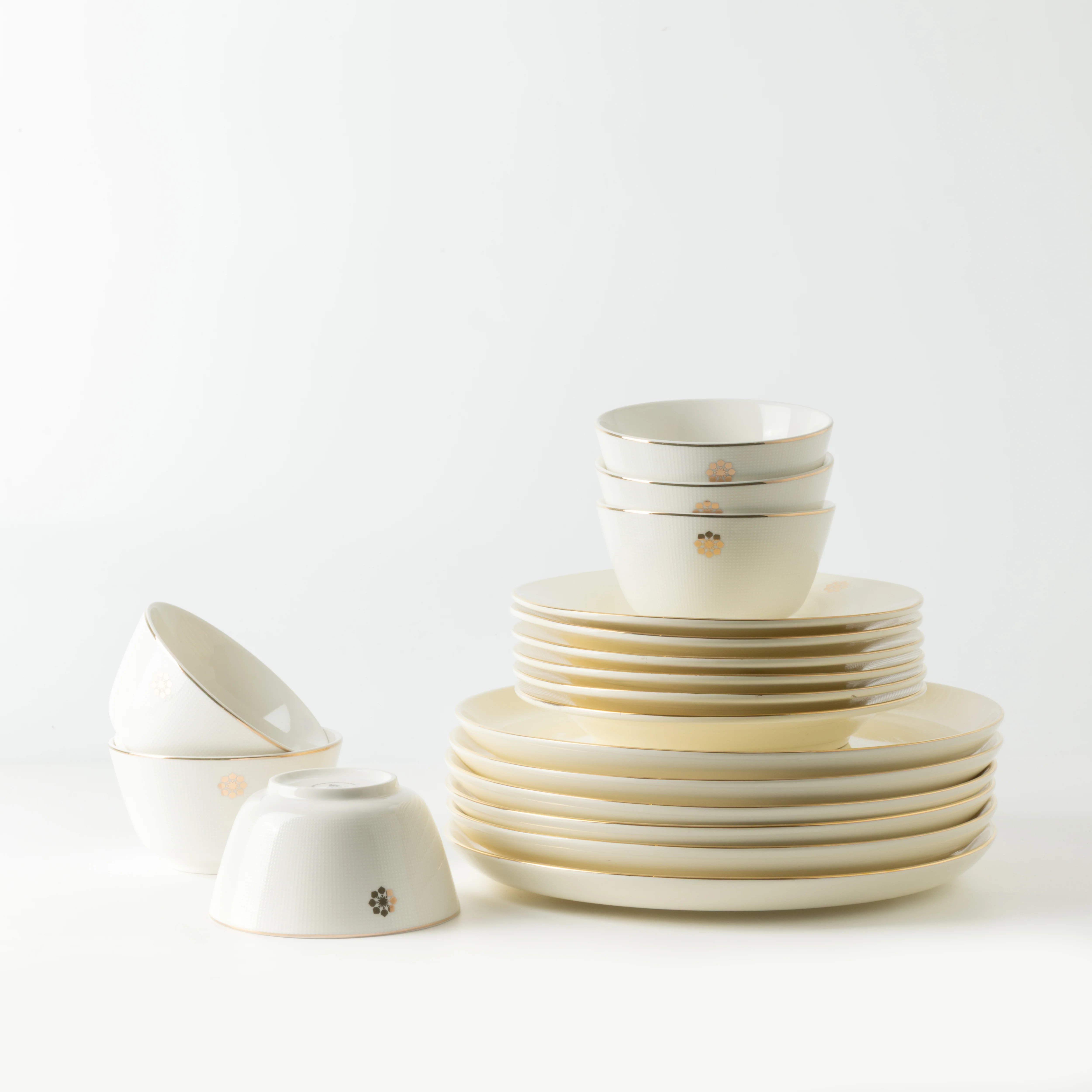 Mirral - Dinner Set (18-Pc) - White & Gold - Image 5