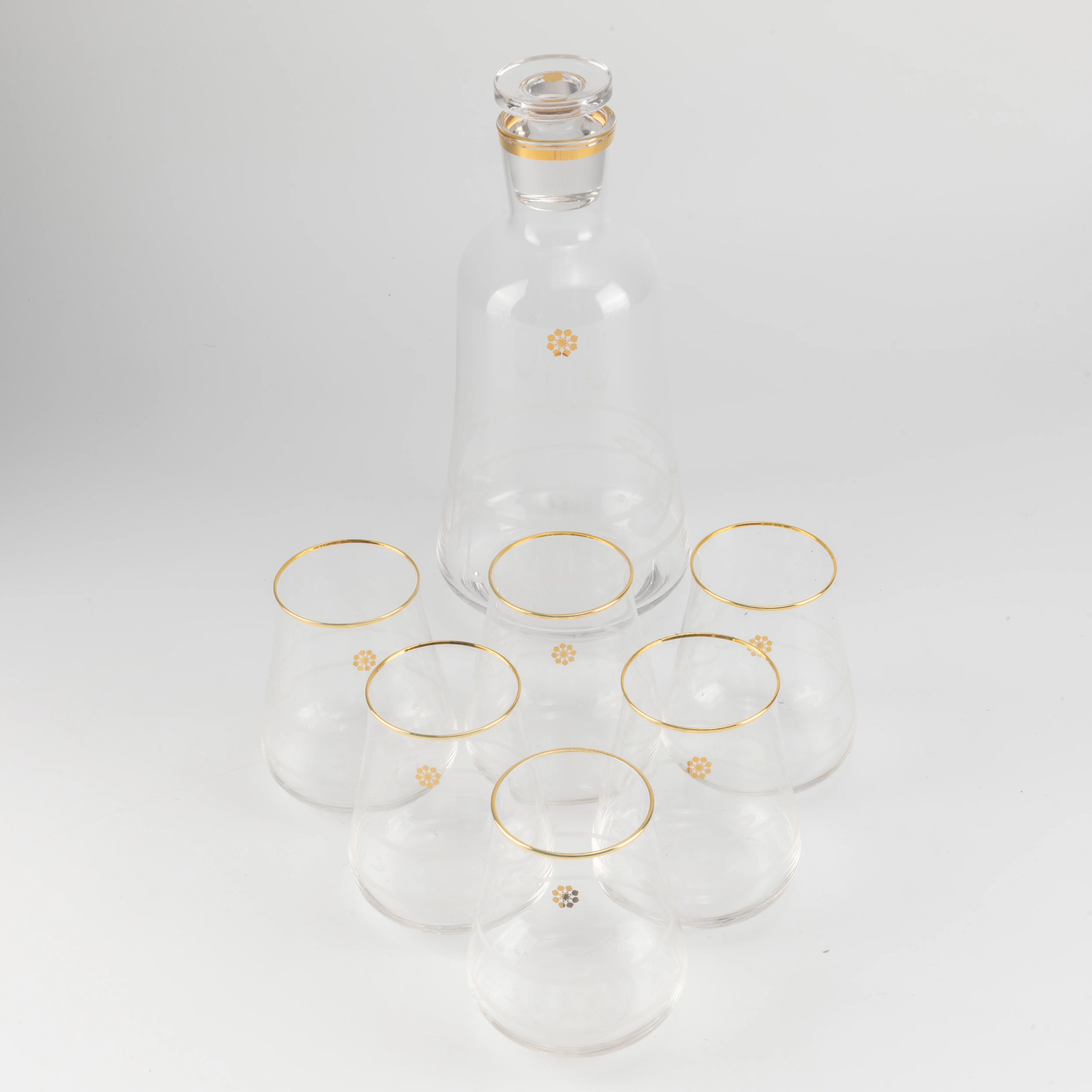 Mirral- Jug with 6 Short glass cups - Gold - Image 6