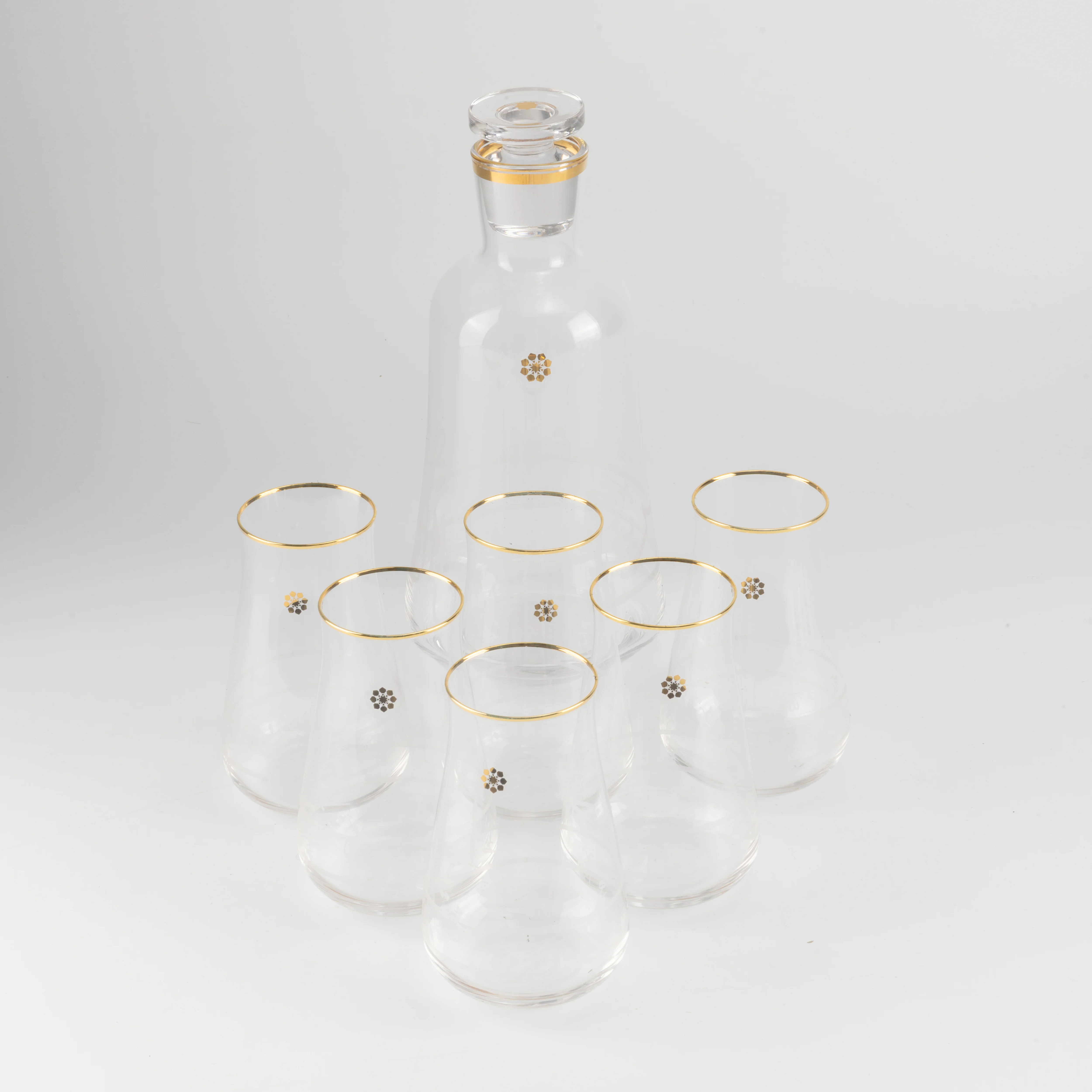 Mirral- Jug with 6 Tall glass cups - Gold - Image 5