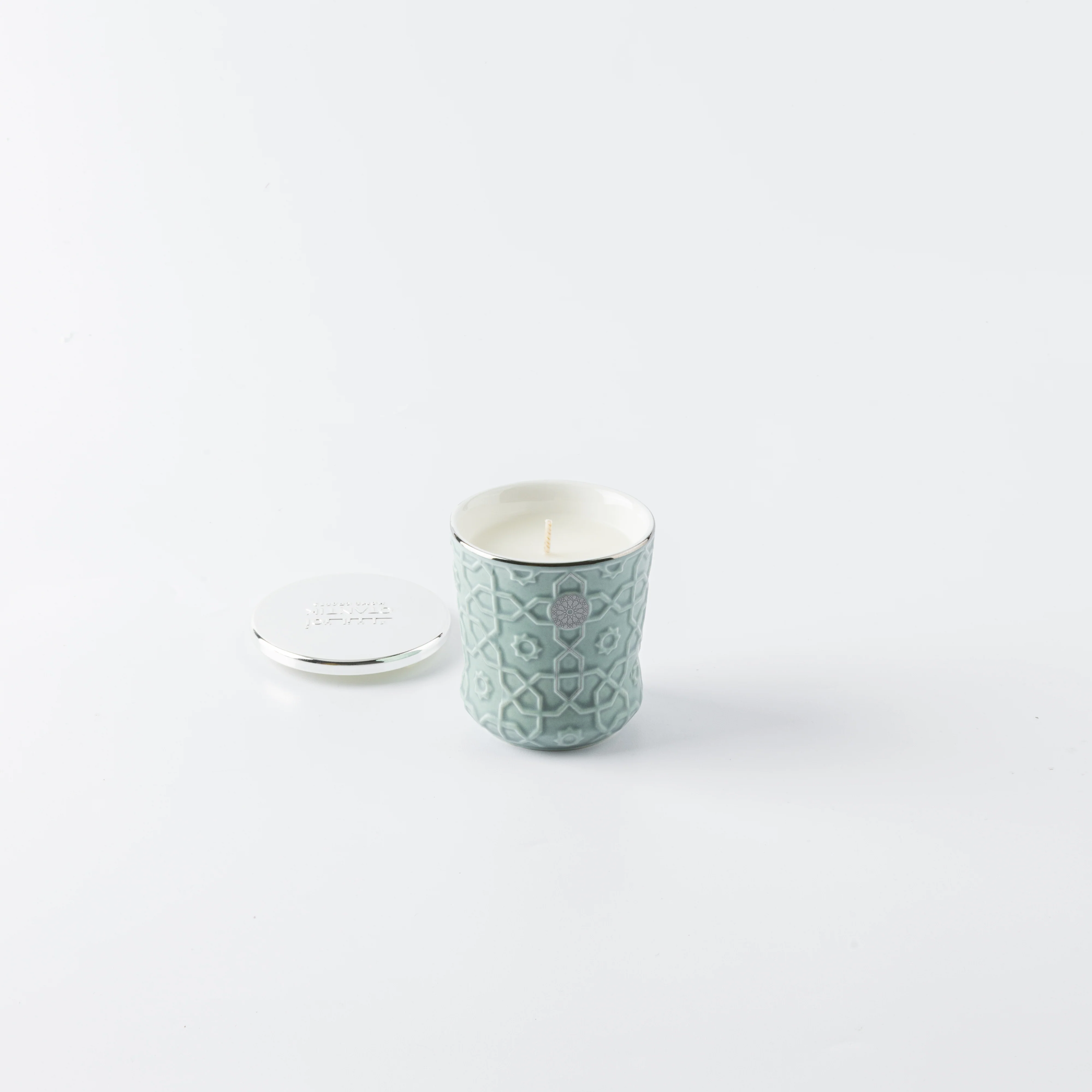 Rosette - Small Candle - Sandalwood Valley - Image 3